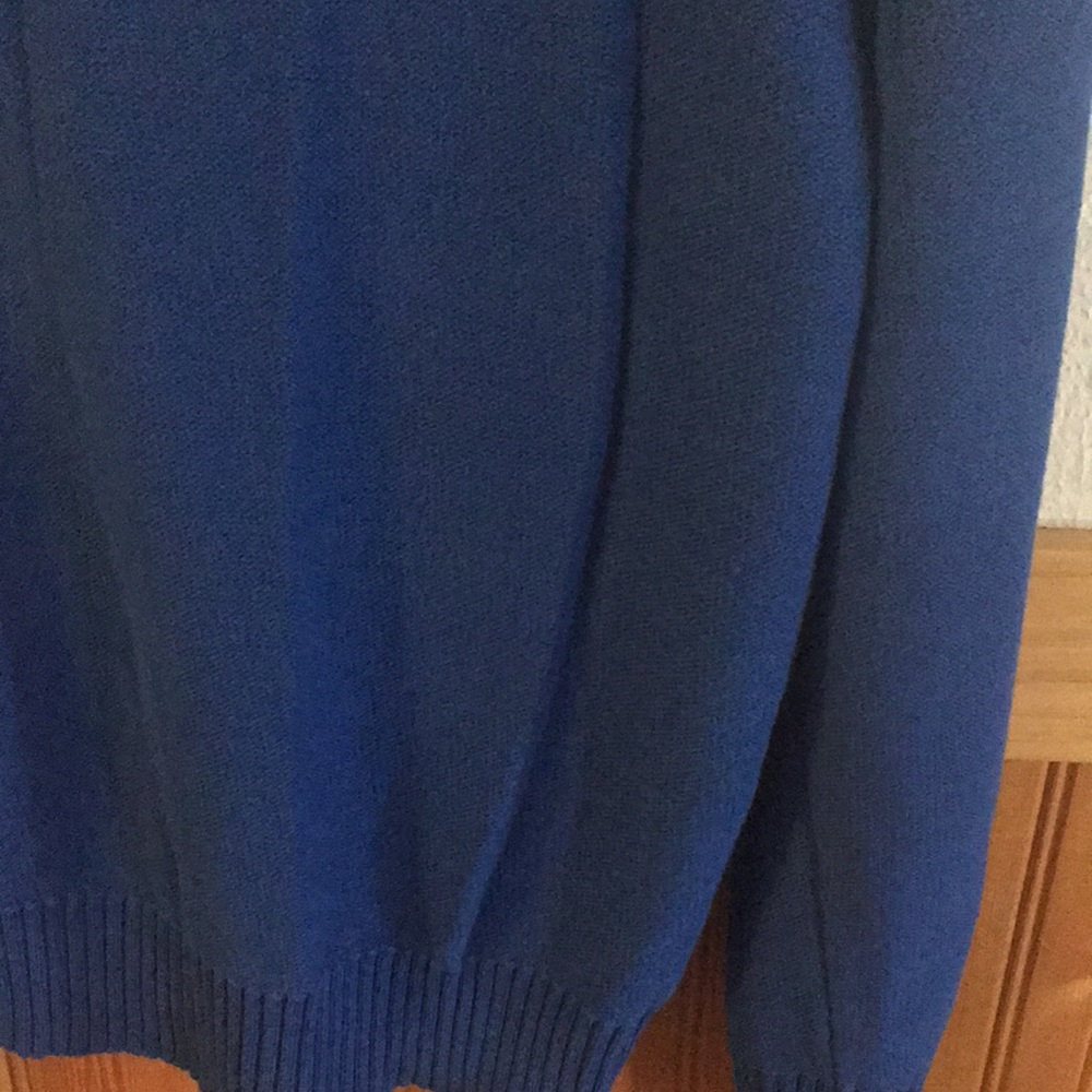 Sweater - Picture 7 of 7
